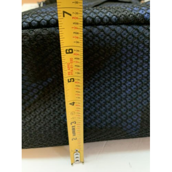 Go Dot Dash Black Blue Camo Bucket Tote Yoga Gym Travel Bag Cross Body Strap EUC - Picture 7 of 12